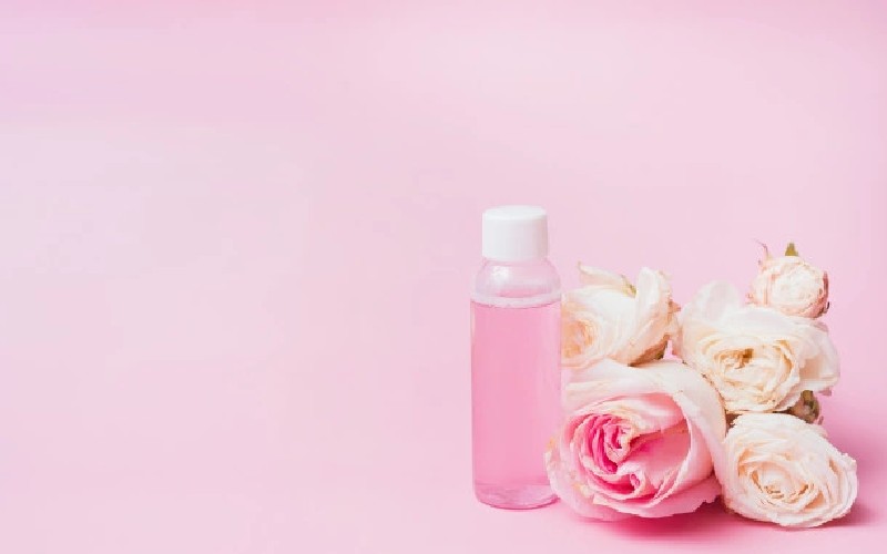 agua de rosas para la piel