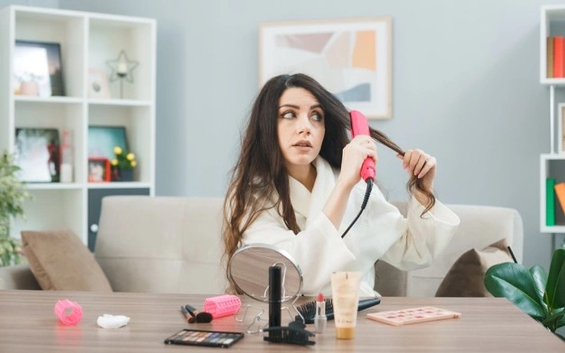 ¿Qué tan malo es plancharse el pelo? 6 errores frecuentes que quizá desconoces