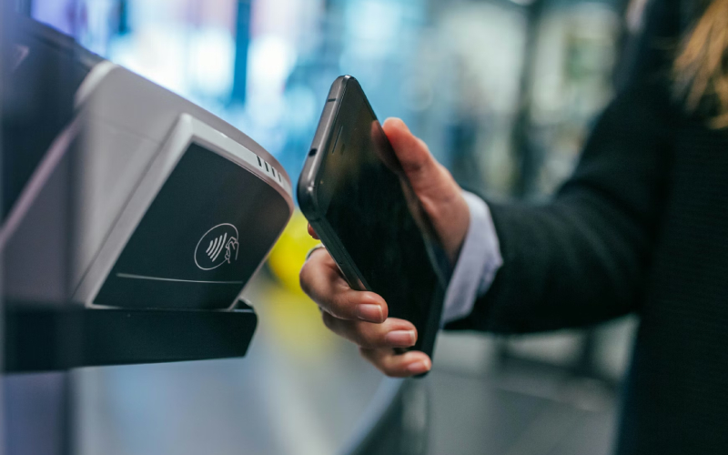 Financiación de compras en comercios: diferencias entre tarjeta, préstamo y pago aplazado